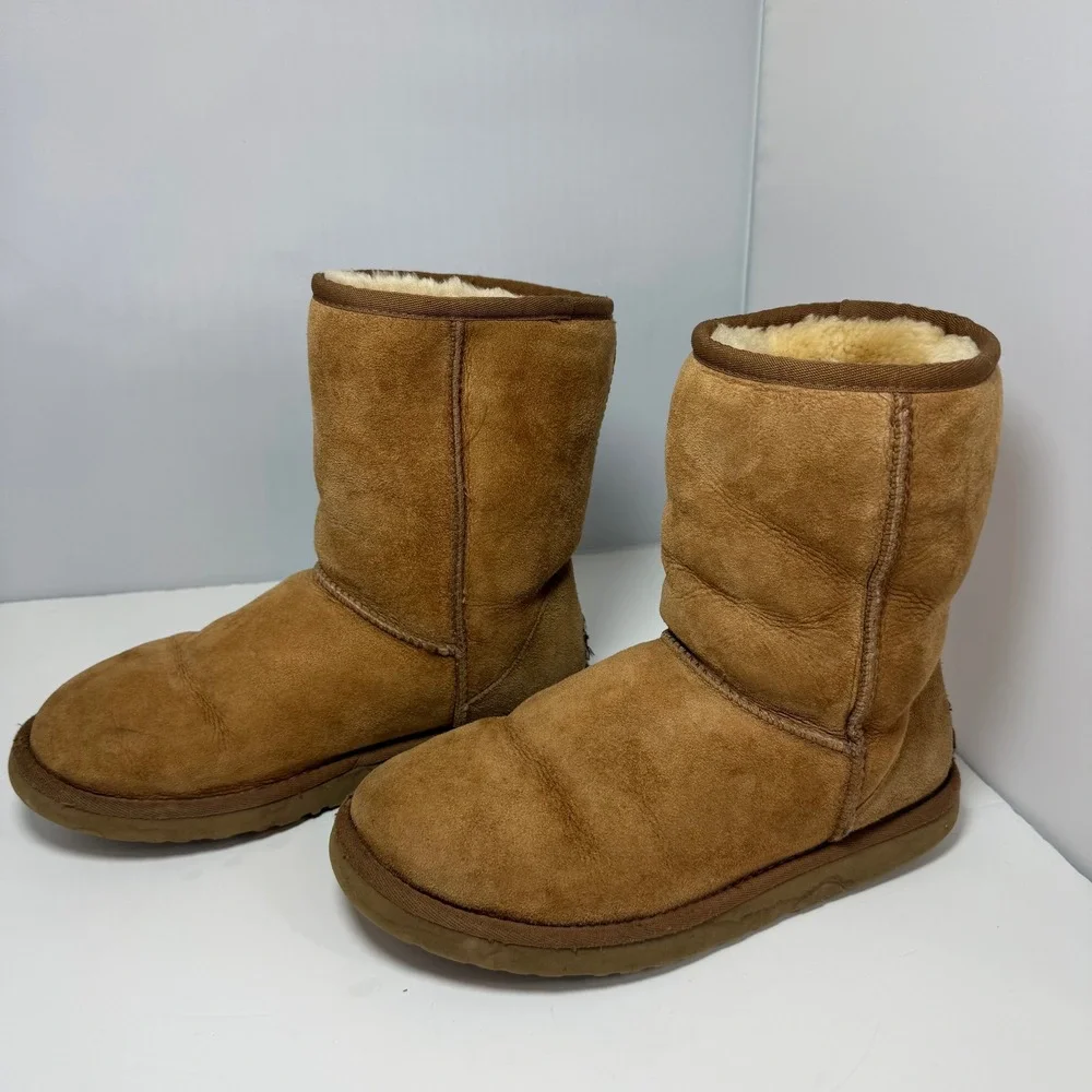 UGG Australia Classic Short Boots 5825 Chestnut Suede Shearling Winter Cozy Sz 7